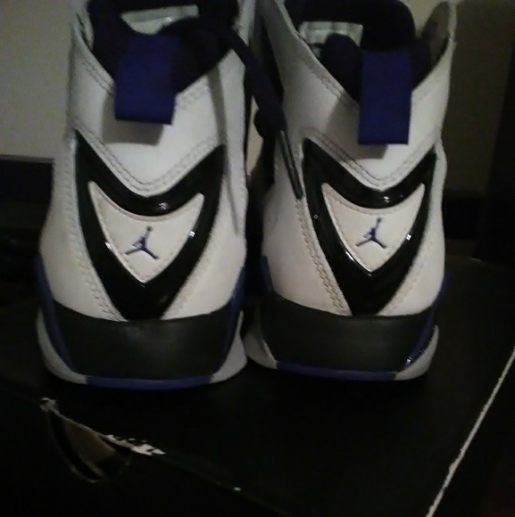 Jordan True Flights - Picture 3 of 3